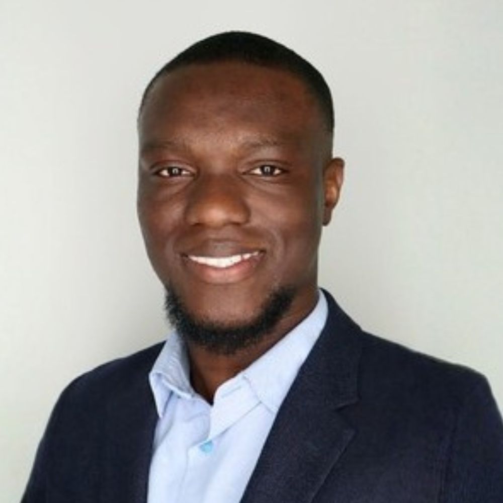 Oluwaseun Akinola headshot
